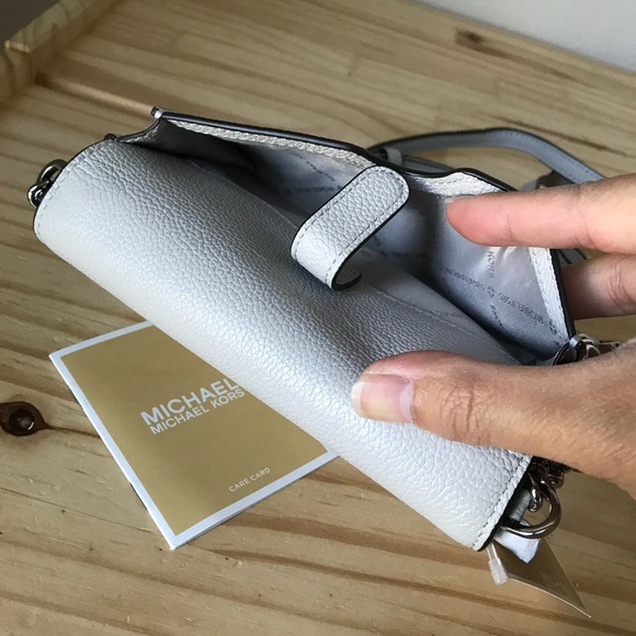 Michael Kors Purse🎈🎈 - Picture 11 of 11